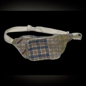 Wild Fable Fanny Pack Belt Zip Pack Waist Bag Wool Cream Yellow Green Blue Plaid